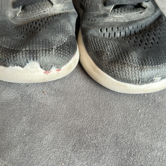 Black Nike free youth size 3 sneakers - Picture 5 of 5